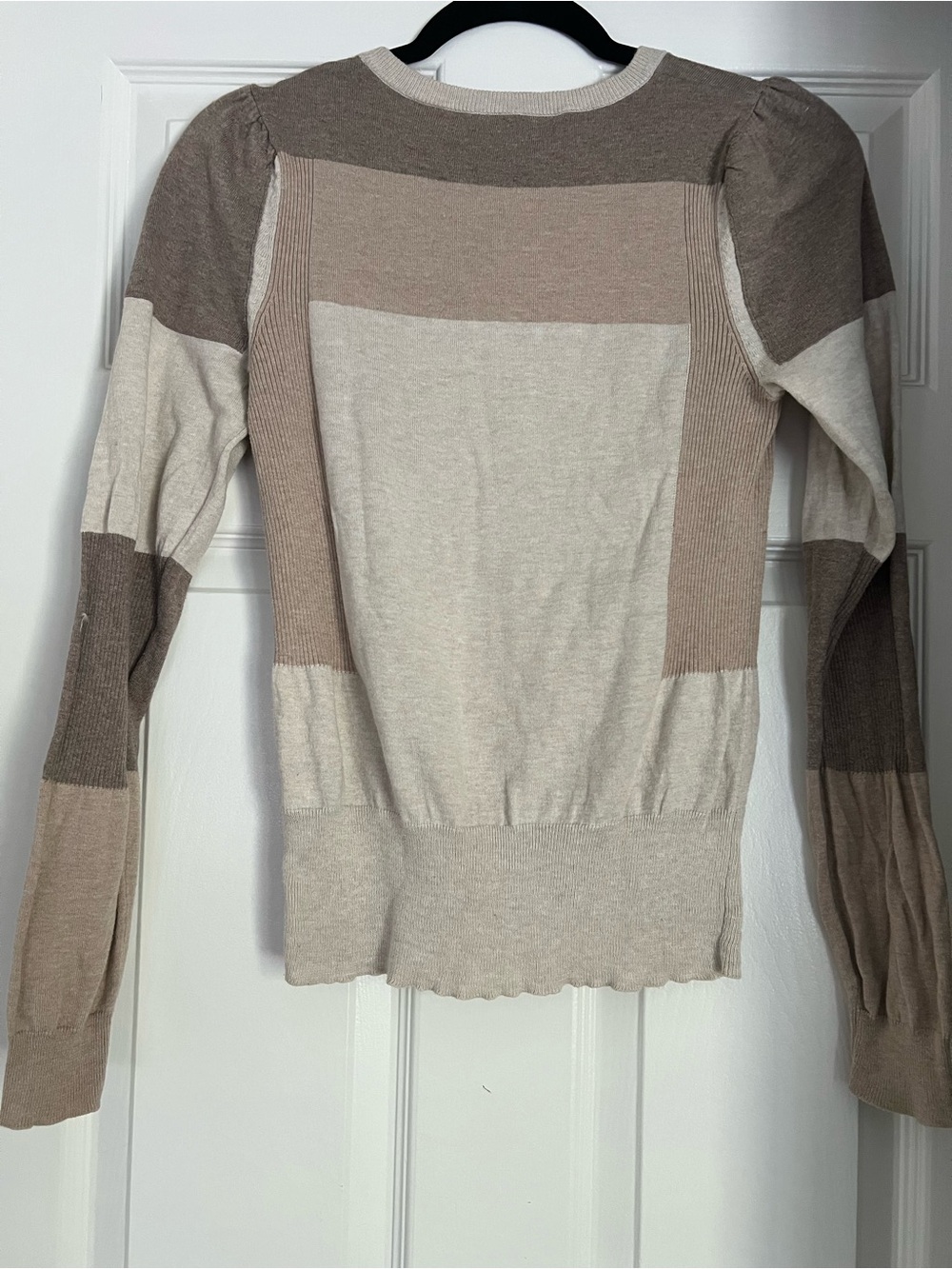 Marc By Marc Jacobs Beige and Cream Ribbed-Neck Colorblock Sweater S - Picture 2 of 8